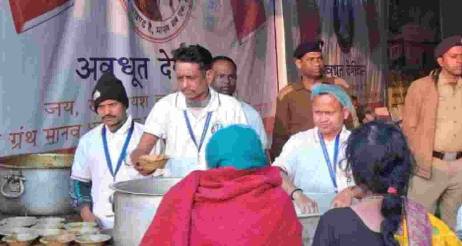 At Gangasagar Mela, nine Presidency Correctional Home inmates volunteer at Outram Ghat, offering aid to pilgrims in a rare and moving act of reform At Gangasagar Mela, nine Presidency Correctional Home inmates volunteer at Outram Ghat, offering aid to pilgrims in a rare and moving act of reform