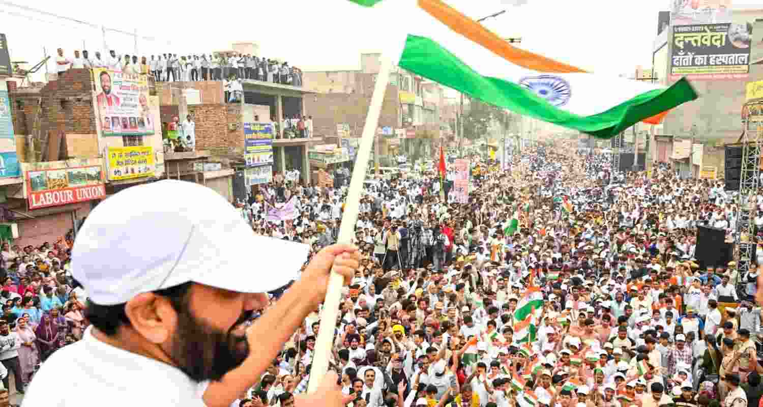 Haryana Chief Minister Nayab Singh Saini flags off the ‘Run for Unity’ in Fatehabad on the 150th birth anniversary of the ‘Iron Man of India’, Sardar Patel. Haryana Chief Minister Nayab Singh Saini flags off the ‘Run for Unity’ in Fatehabad on the 150th birth anniversary of the ‘Iron Man of India’, Sardar Patel.