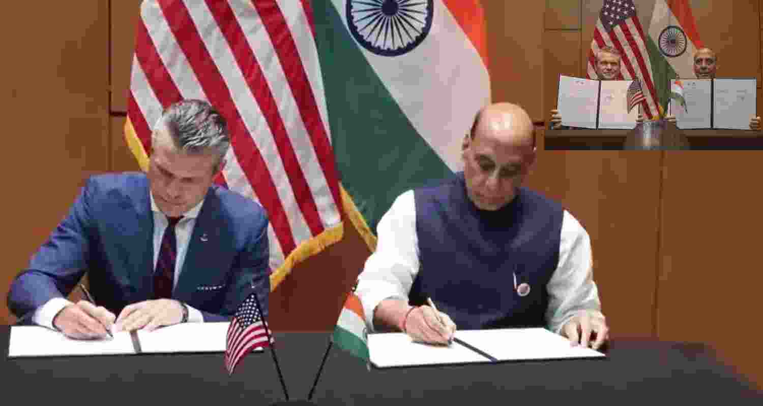 India, US sign a 10-year defence pact on Friday.  India, US sign a 10-year defence pact on Friday.