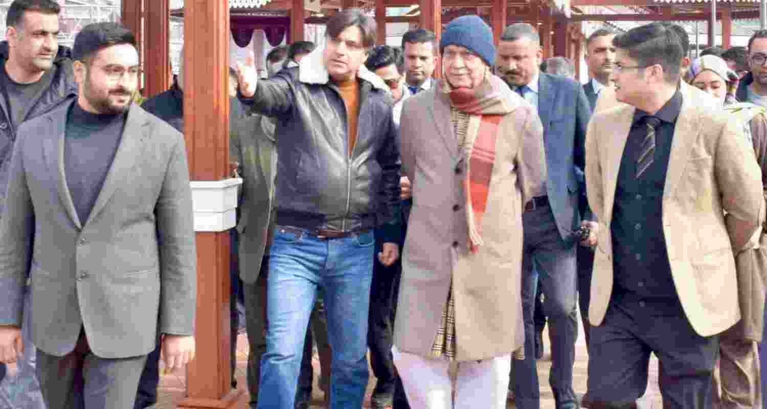 Jammu and Kashmir Lieutenant Governor Manoj Sinha on Tuesday inaugurated the newly redeveloped historic Amira Kadal pedestrian bridge. Jammu and Kashmir Lieutenant Governor Manoj Sinha on Tuesday inaugurated the newly redeveloped historic Amira Kadal pedestrian bridge.