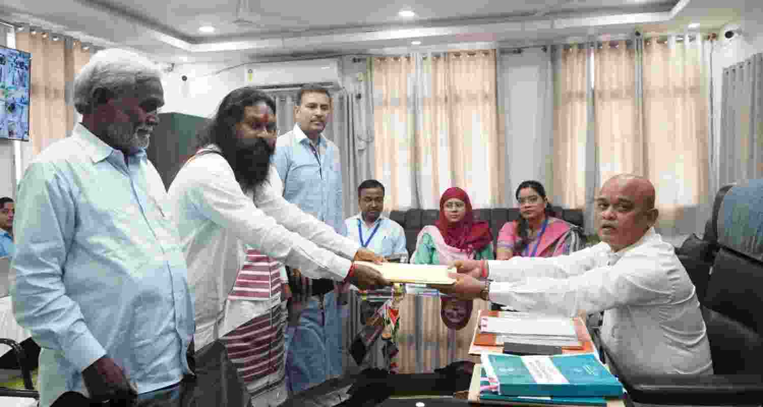 Former Chief Ministers Champai Soren and Babulal Marandi, along with AJSU Party president Sudesh Mahto, joined Babulal Soren as he filed his papers — reflecting the NDA’s united front ahead of the November 11 bypoll. Former Chief Ministers Champai Soren and Babulal Marandi, along with AJSU Party president Sudesh Mahto, joined Babulal Soren as he filed his papers — reflecting the NDA’s united front ahead of the November 11 bypoll.