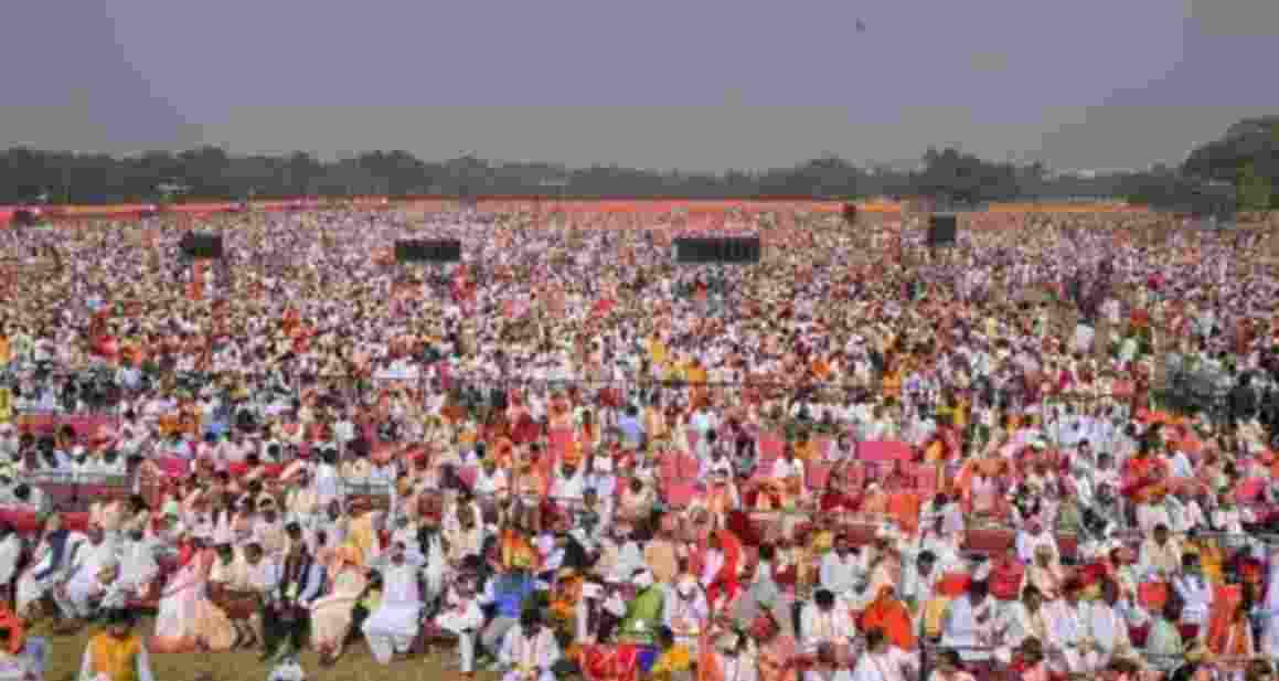 Mass Gita recitation heats up Bengal's poll-time politics Mass Gita recitation heats up Bengal's poll-time politics