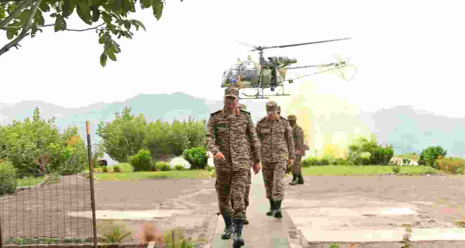 Lieutenant General P K Mishra, General Officer Commanding (GOC) of the White Knight Corps, visits the forward areas to assess the security situation and operational preparedness along the Line of Control. Lieutenant General P K Mishra, General Officer Commanding (GOC) of the White Knight Corps, visits the forward areas to assess the security situation and operational preparedness along the Line of Control.