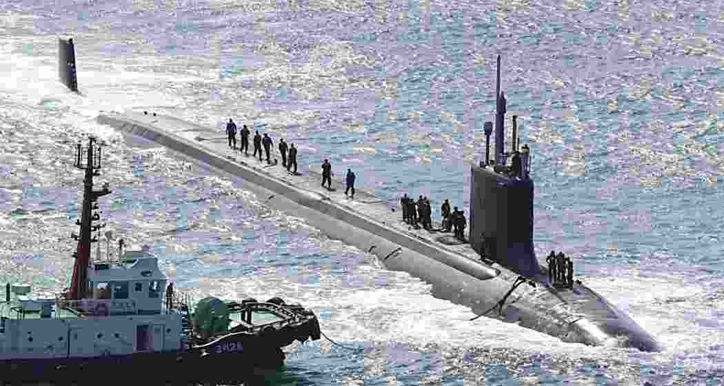 The Vermont, a nuclear-powered fast-attack submarine, enters a naval base in Busan. The Vermont, a nuclear-powered fast-attack submarine, enters a naval base in Busan.