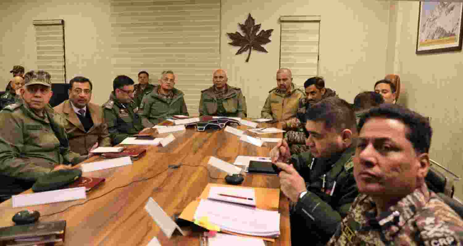 Northern Army Commander Lt Gen Pratik Sharma chairs inter-agency security review in Srinagar to enhance coordination, intelligence sharing and joint operations Northern Army Commander Lt Gen Pratik Sharma chairs inter-agency security review in Srinagar to enhance coordination, intelligence sharing and joint operations
