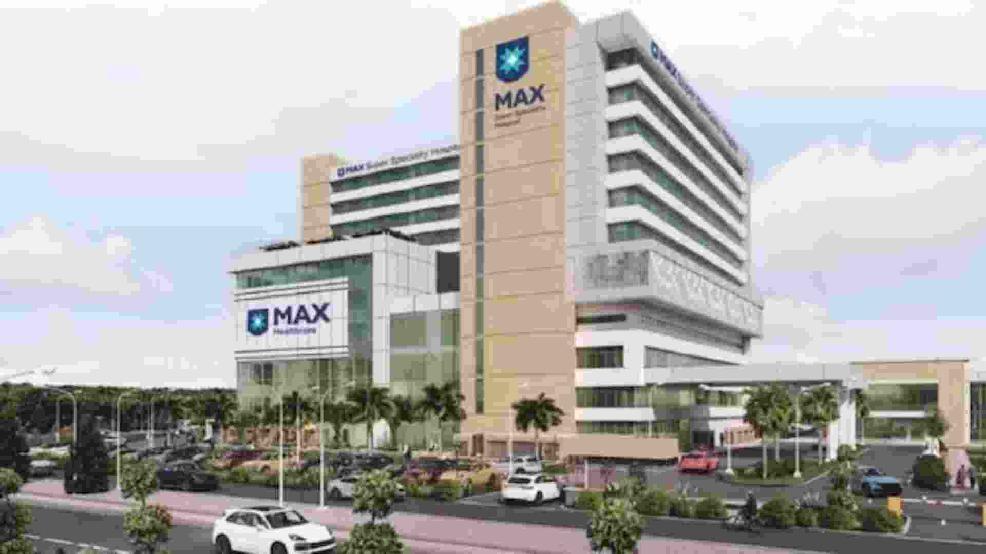 Delhi 'reels under bomb threat' scare, 3 Max hospitals 'targeted' Delhi 'reels under bomb threat' scare, 3 Max hospitals 'targeted'