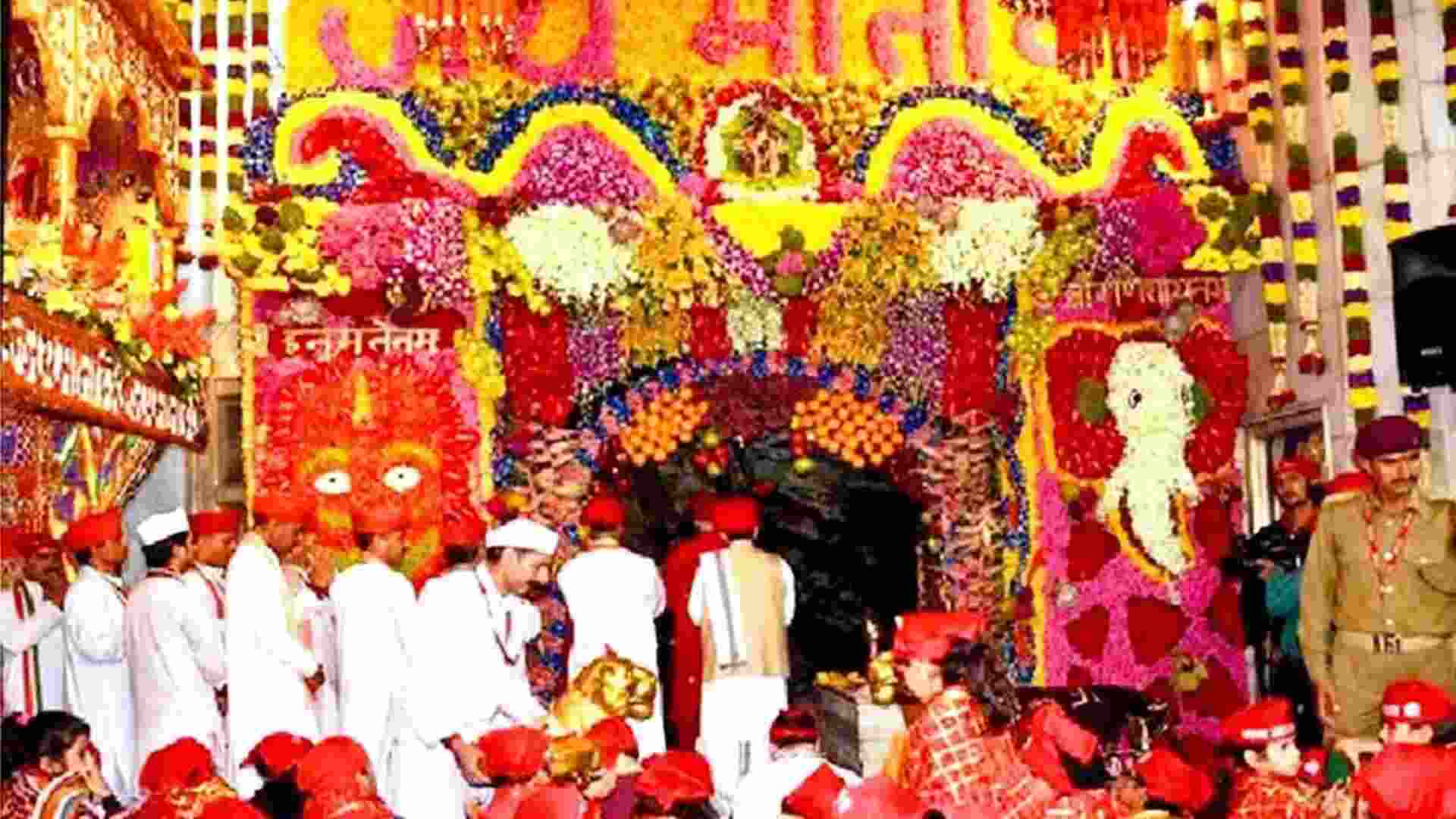 Vaishno Devi shrine presents vibrant look for Navratra festival Vaishno Devi shrine presents vibrant look for Navratra festival