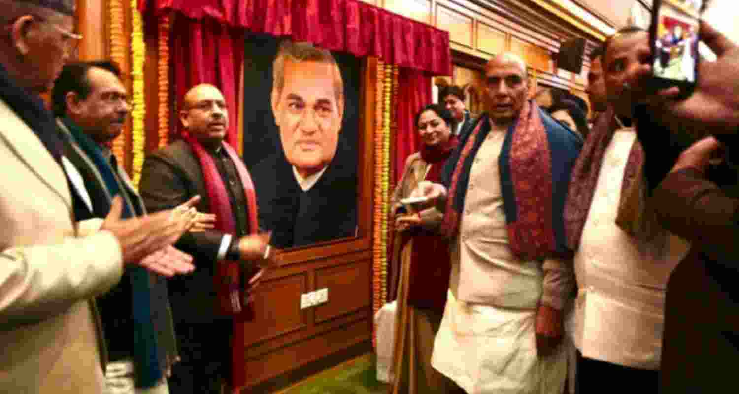DM unveils portraits of Vajpayee, Pt Malviya in Delhi Assembly DM unveils portraits of Vajpayee, Pt Malviya in Delhi Assembly