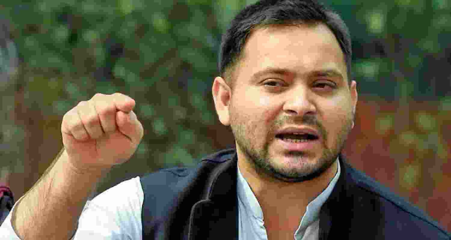 Delhi HC issues notice to CBI on Tejashwi's plea in IRCTC case Delhi HC issues notice to CBI on Tejashwi's plea in IRCTC case