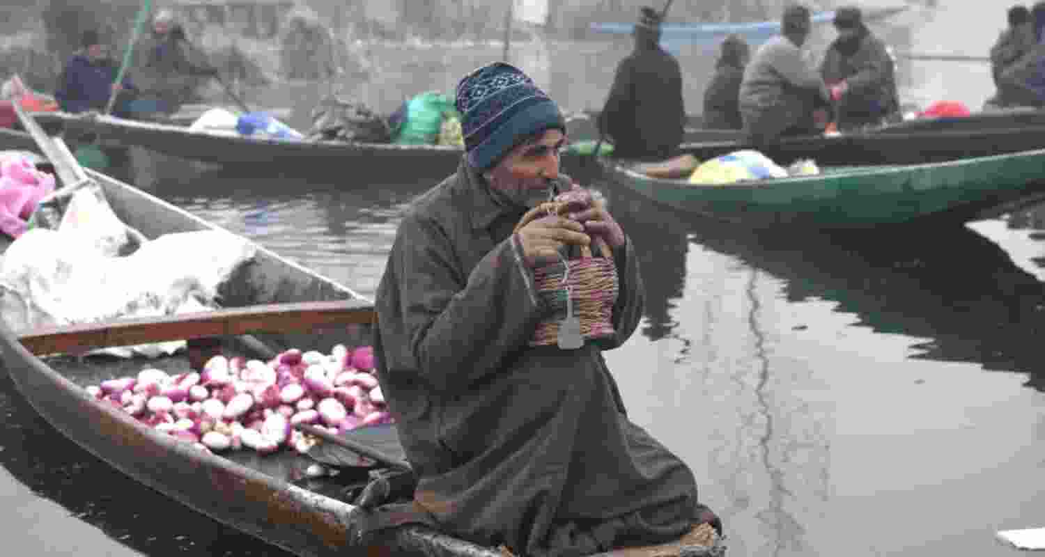 Kashmir reels under sub zero temperatures,tourist influx impacted Kashmir reels under sub zero temperatures,tourist influx impacted