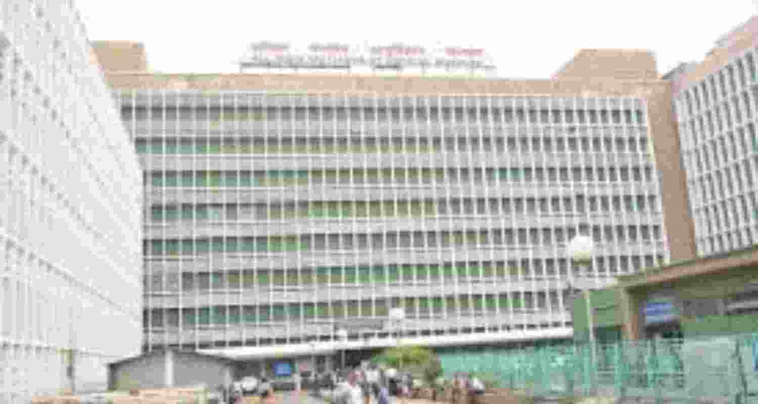 No link between Covid 19 vaccine & young adult deaths: AIIMS No link between Covid 19 vaccine & young adult deaths: AIIMS