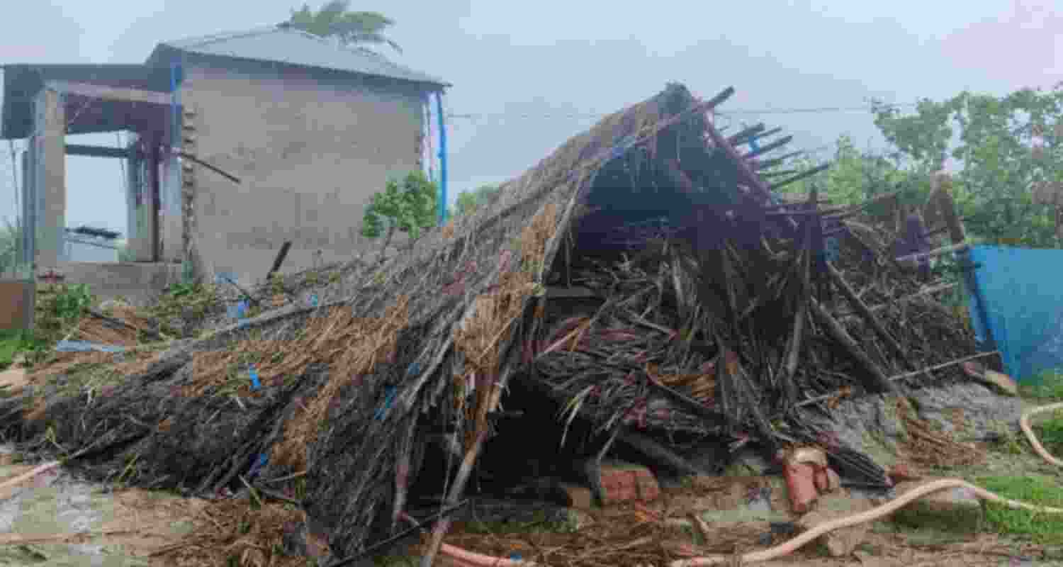 Cyclone Remal claims 6 lives in Bengal Cyclone Remal claims 6 lives in Bengal