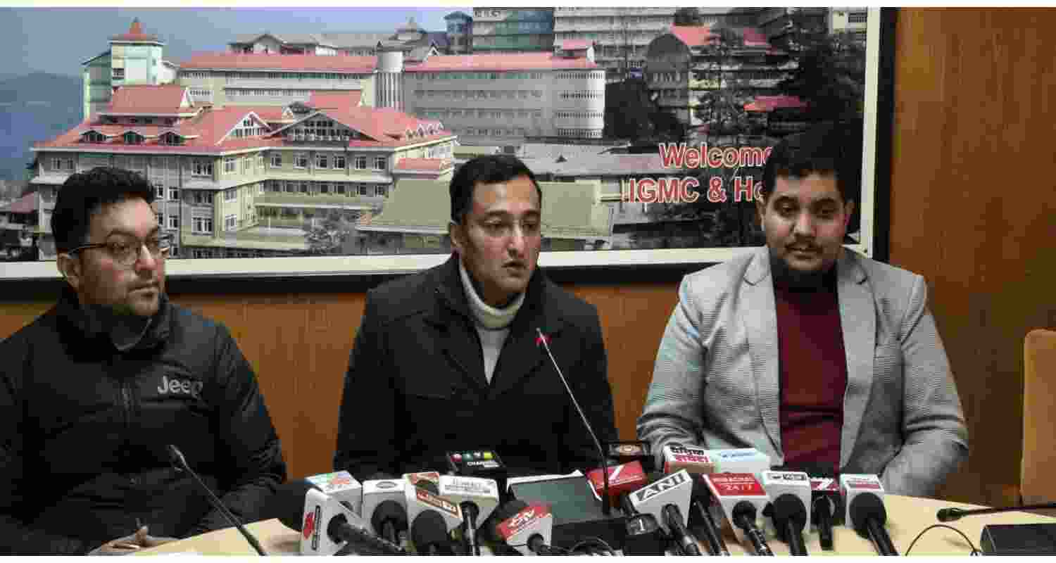 Resident doctors came out in support of IGMC senior resident doctor after FIR. Resident doctors came out in support of IGMC senior resident doctor after FIR.