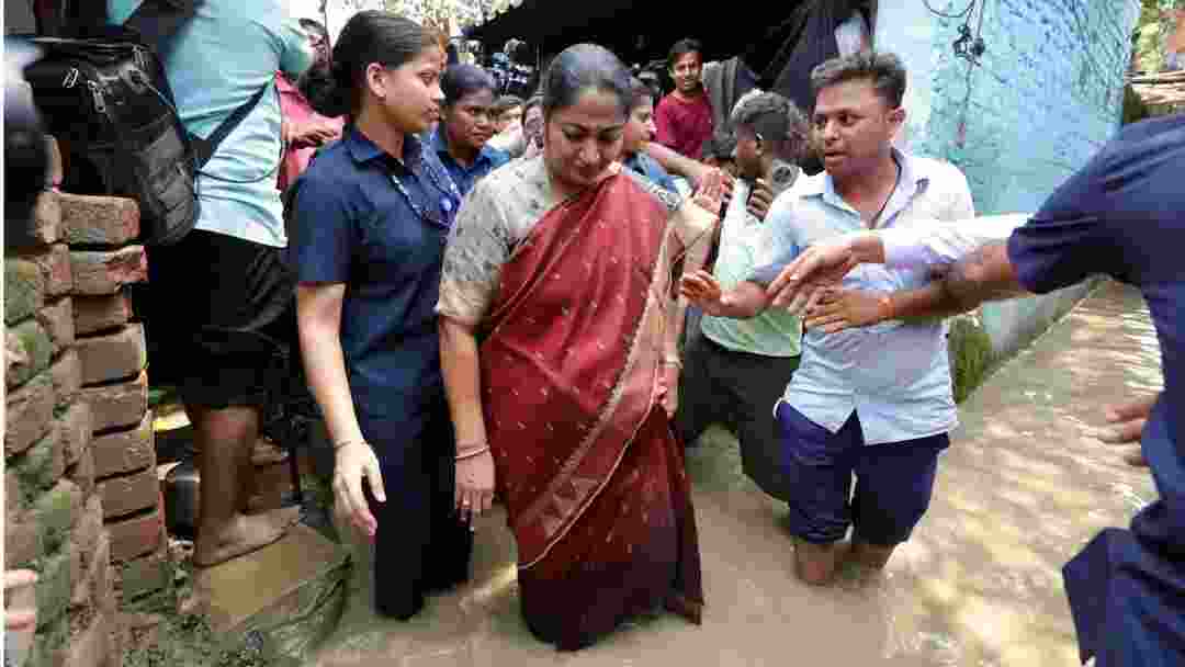 CM assures 'permanent relief' from waterlogging in Delhi CM assures 'permanent relief' from waterlogging in Delhi