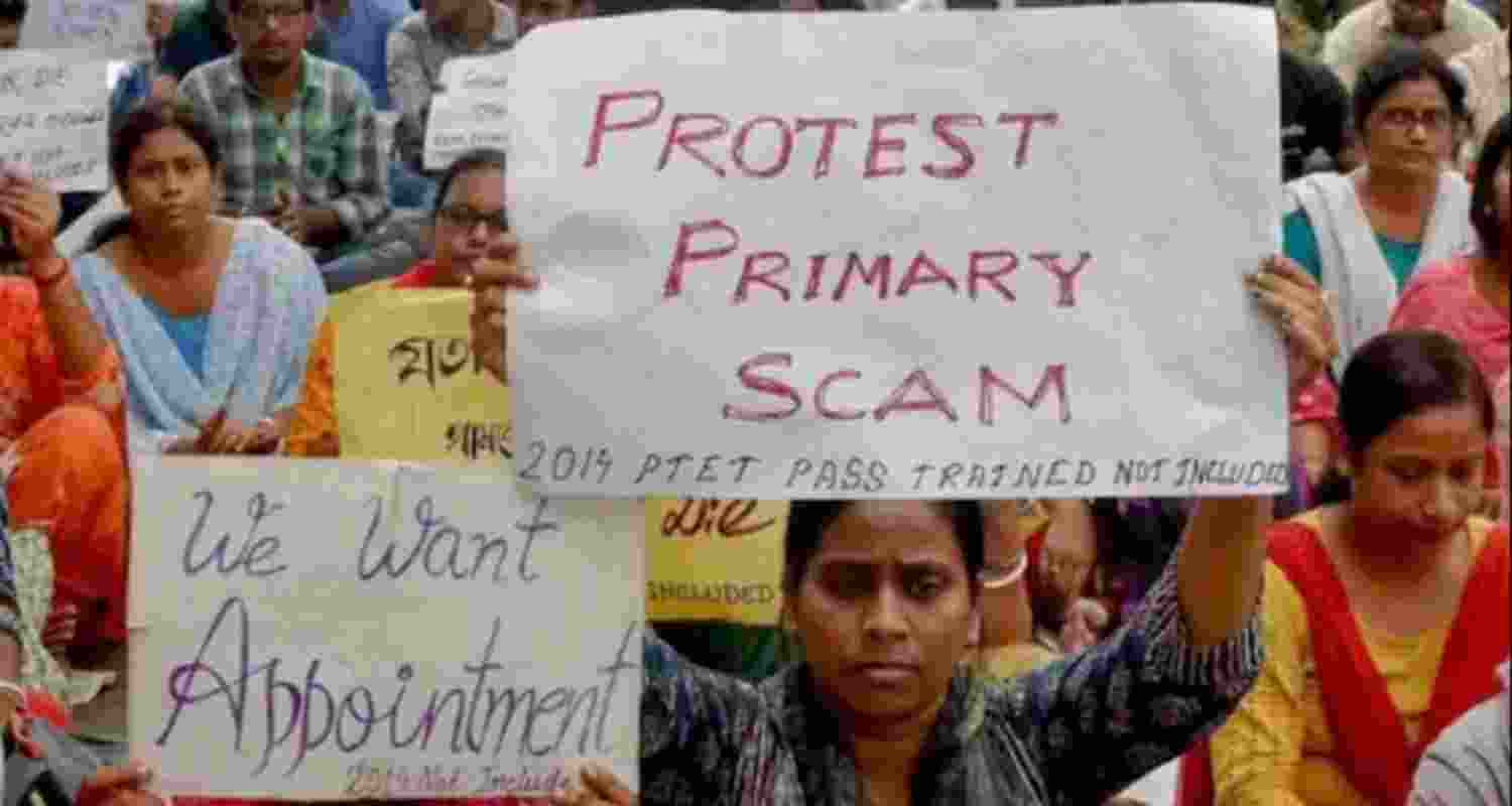 Calcutta HC reverses order scrapping 32,000 teacher's jobs Calcutta HC reverses order scrapping 32,000 teacher's jobs