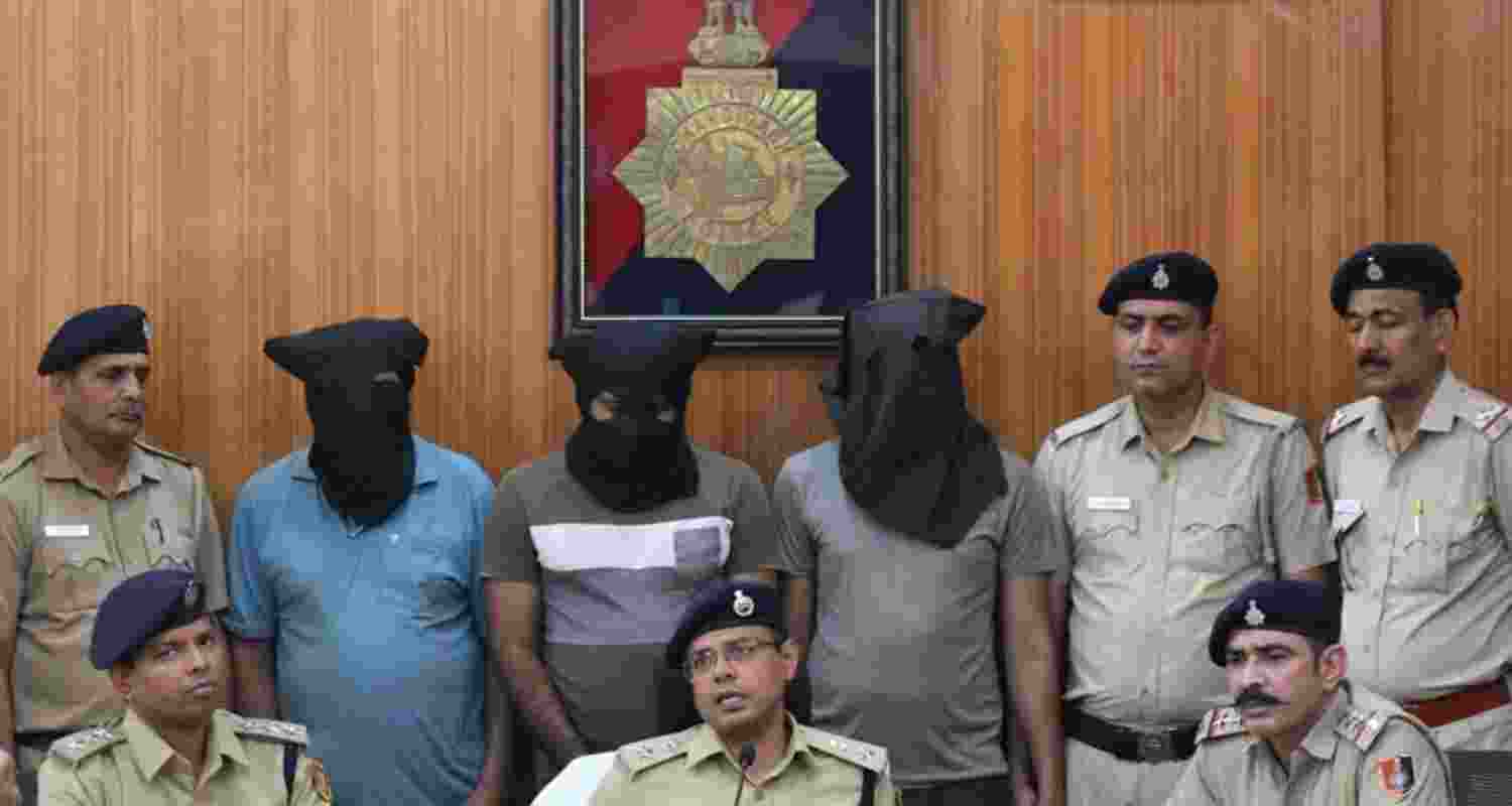 SP (Crime) Jasbir Singh addresses mediapersons in Chandigarh. SP (Crime) Jasbir Singh addresses mediapersons in Chandigarh.