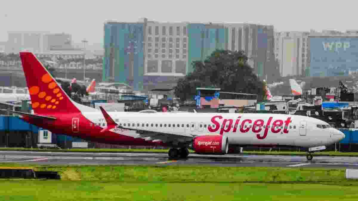 SpiceJet to add 10 aircraft to its fleet by next month SpiceJet to add 10 aircraft to its fleet by next month
