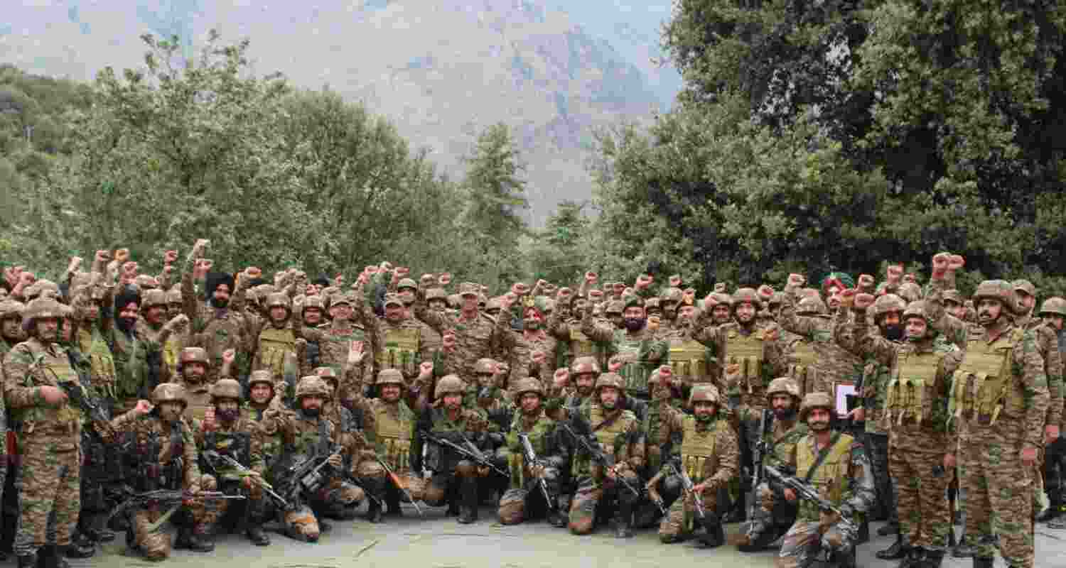 The General Officer Commanding of the White Knight Corps, Lieutenant General P K Mishra reviews the security situation and preparedness of the troops in Doda and Kishtwar districts of J&K. The General Officer Commanding of the White Knight Corps, Lieutenant General P K Mishra reviews the security situation and preparedness of the troops in Doda and Kishtwar districts of J&K.