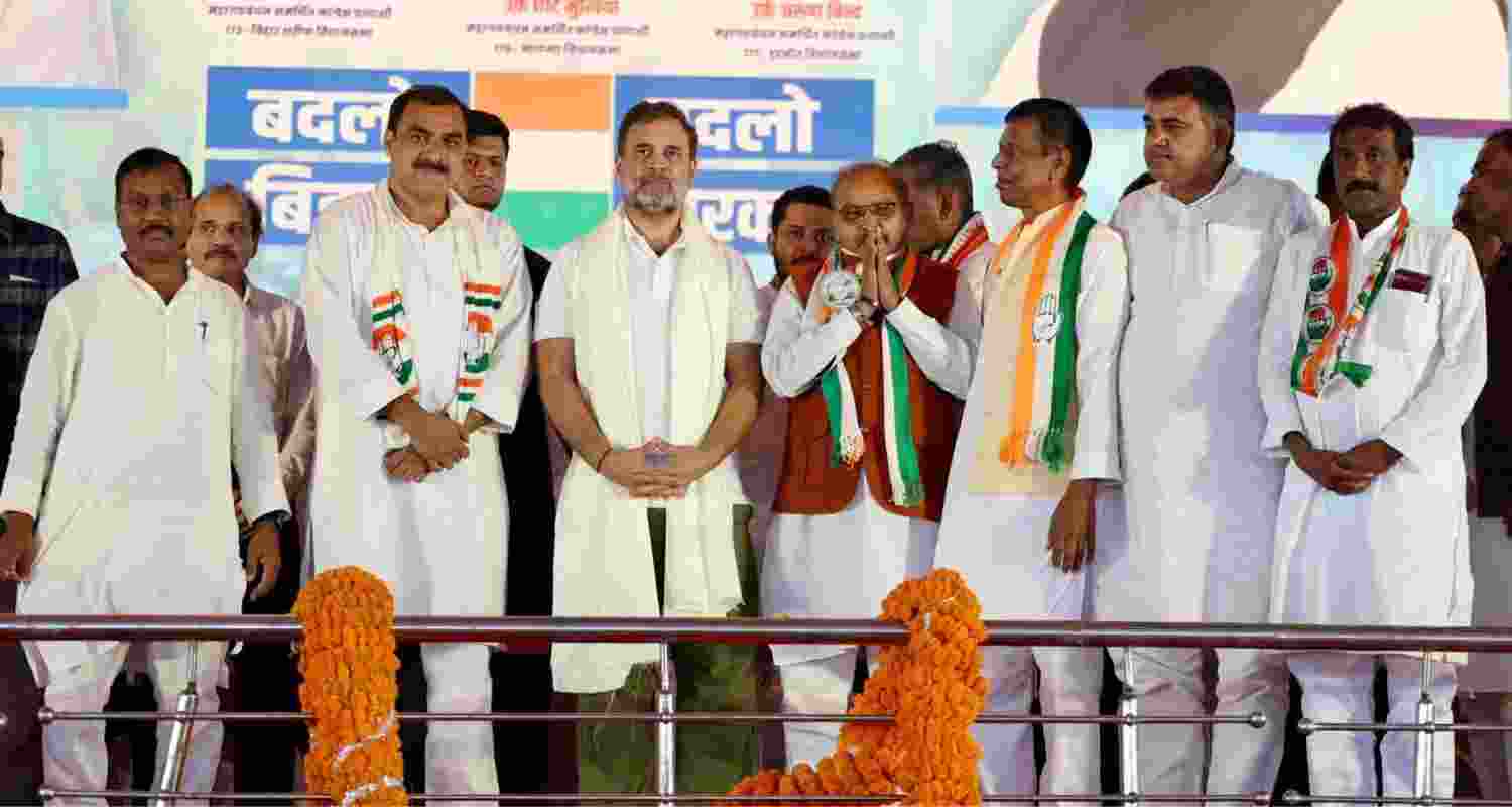 Rahul Gandhi compares PM Modi to Indira Gandhi over 1971 war. Rahul Gandhi compares PM Modi to Indira Gandhi over 1971 war.