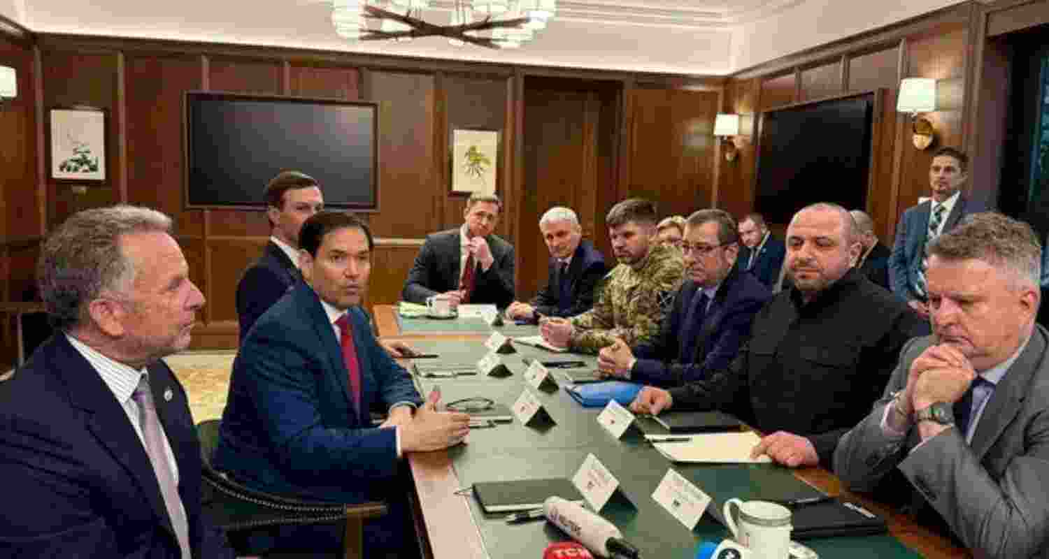 US–Ukraine peace negotiations enter third day. US–Ukraine peace negotiations enter third day.