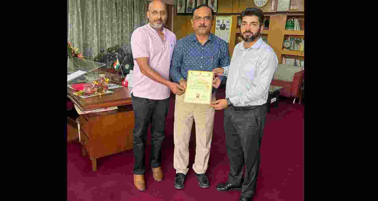 Vice Chancellor of HP Agri Univ Palampur Dr AK Panda congratulates the team for patent. Vice Chancellor of HP Agri Univ Palampur Dr AK Panda congratulates the team for patent.