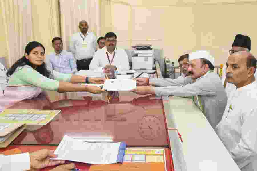 Congress loyalist KL Sharma files nomination from Amethi Congress loyalist KL Sharma files nomination from Amethi