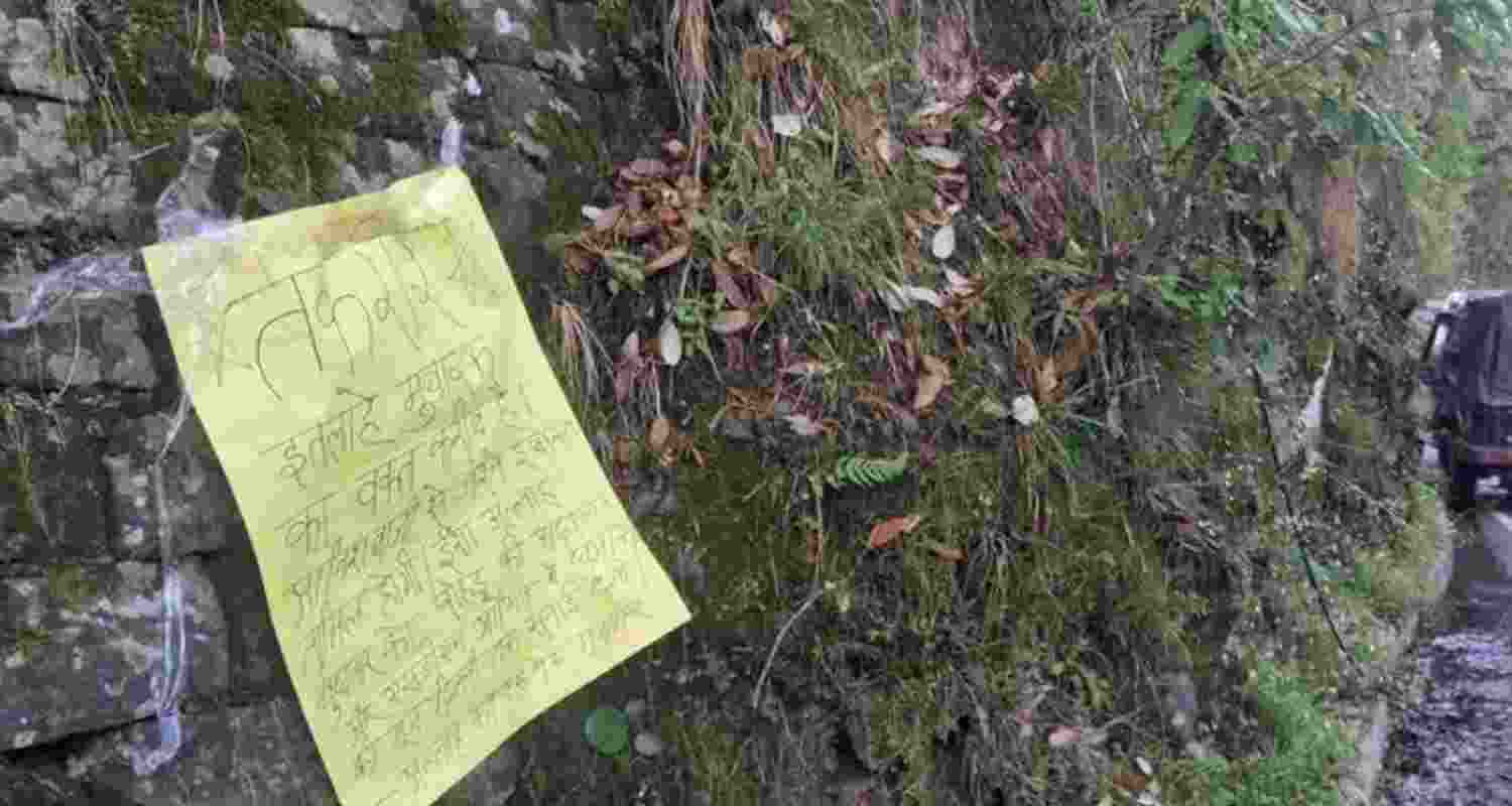 A handwritten poster threatening explosions at Rohru court and SDM office prompted a police search operation in Shimla. A handwritten poster threatening explosions at Rohru court and SDM office prompted a police search operation in Shimla.
