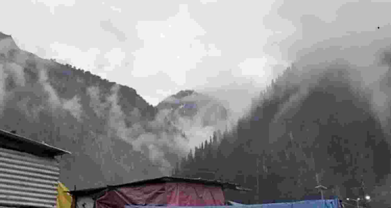 Amarnath Yatra temporarily suspended amid inclement weather Amarnath Yatra temporarily suspended amid inclement weather