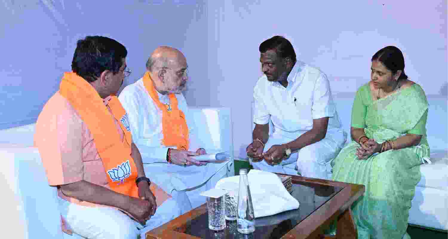 Amit Shah assures justice to Neha Hiremath's parents Amit Shah assures justice to Neha Hiremath's parents