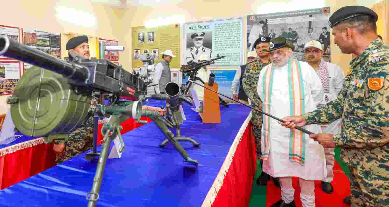 Amit Shah reviews security in Rajasthan border districts, stresses zero tolerance for illegal construction and stronger border management. Amit Shah reviews security in Rajasthan border districts, stresses zero tolerance for illegal construction and stronger border management.