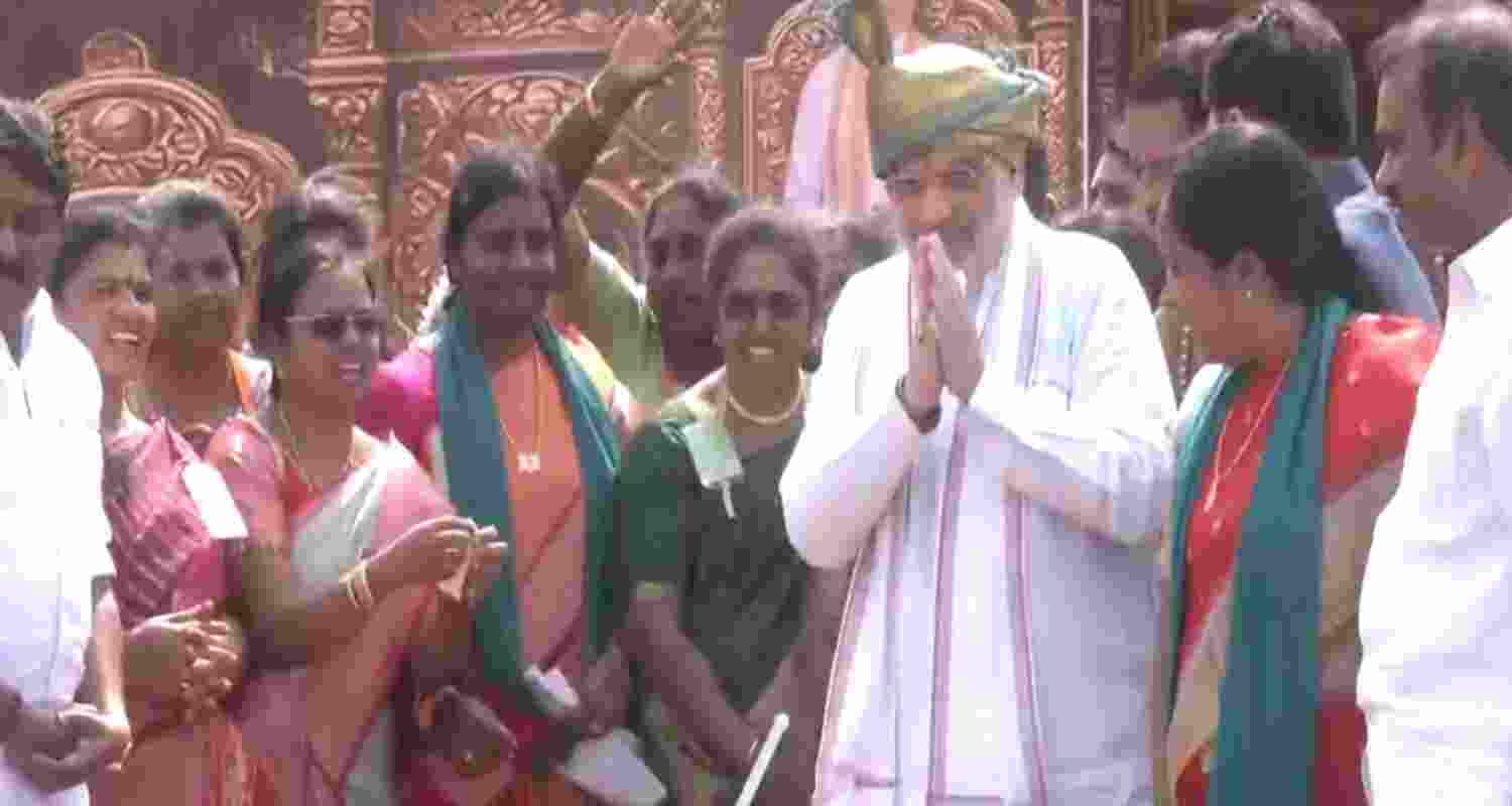 Union Home Minister Amit Shah participated in cooking Pongal, a deliberate attempt to establish a cultural connect with the people. Union Home Minister Amit Shah participated in cooking Pongal, a deliberate attempt to establish a cultural connect with the people.