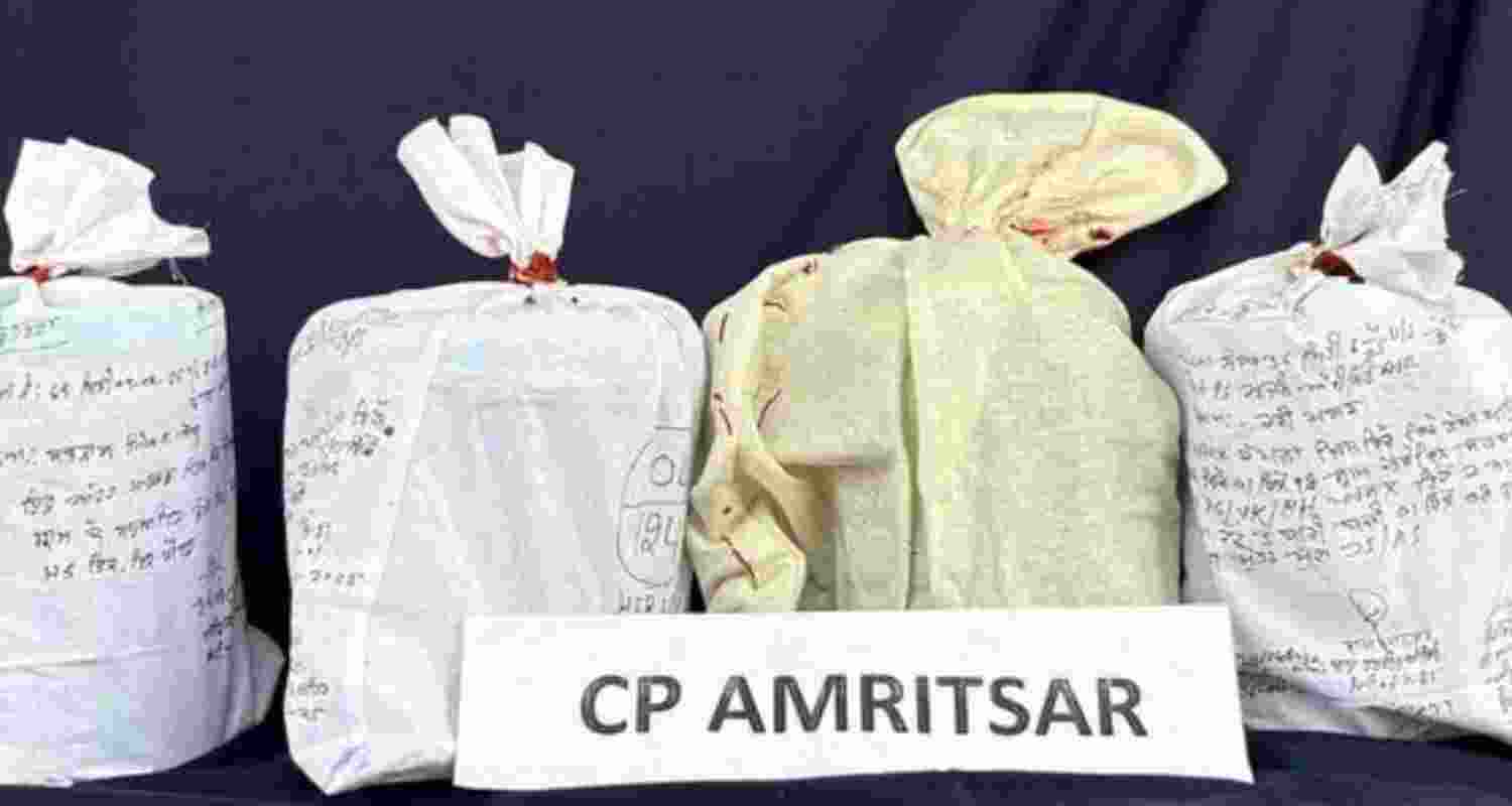 DRI inspector among 8 arrested in Amritsar drug bust DRI inspector among 8 arrested in Amritsar drug bust