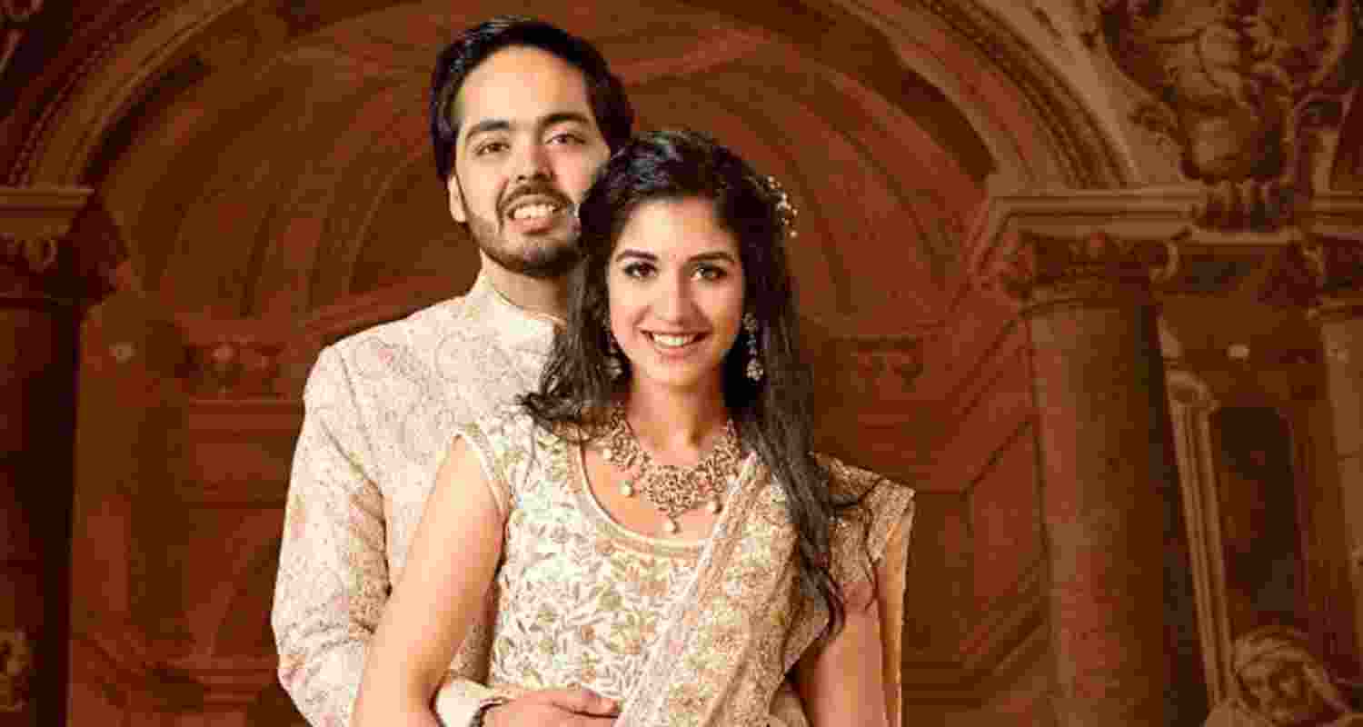 Anant Ambani and Radhika Merchant Pose for a picture. Anant Ambani and Radhika Merchant Pose for a picture.