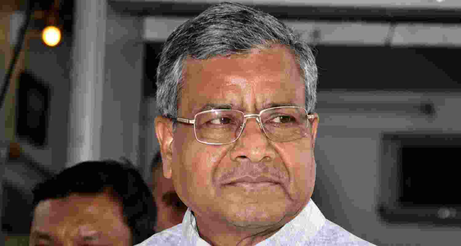 BJP leader Babulal Marandi accused the Jharkhand government of deflecting from alleged JPSC and JSSC exam irregularities despite talks with protesting aspirants. BJP leader Babulal Marandi accused the Jharkhand government of deflecting from alleged JPSC and JSSC exam irregularities despite talks with protesting aspirants.
