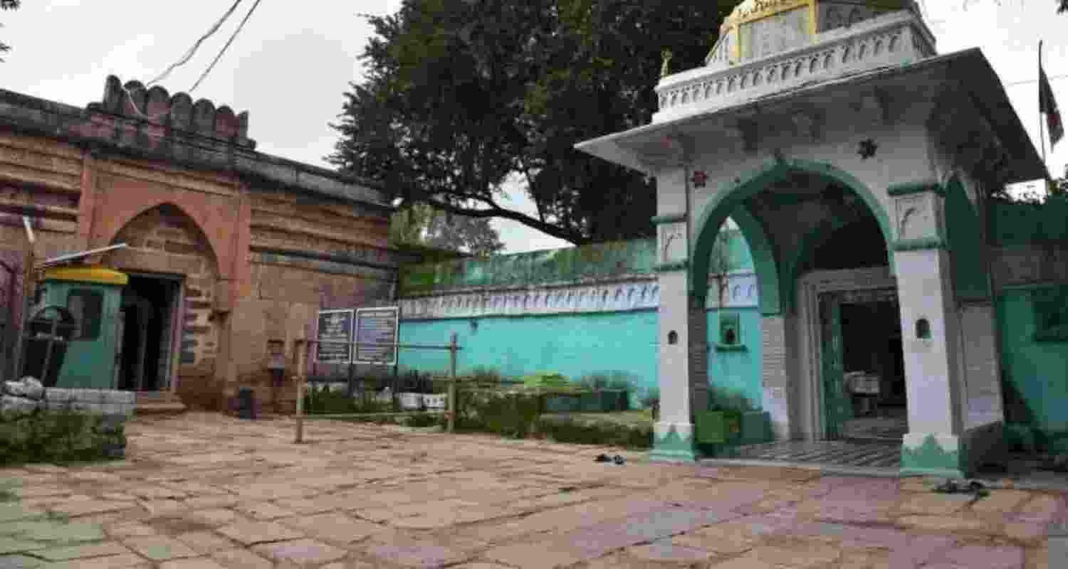 Security tightened near Bhojshala ahead of Friday Namaz Security tightened near Bhojshala ahead of Friday Namaz