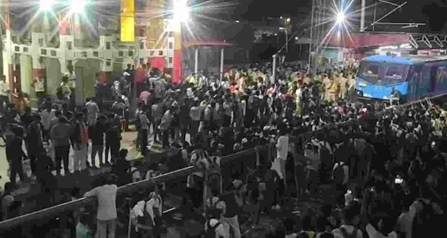 Examinees vandalise Bihar station over lack of trains Examinees vandalise Bihar station over lack of trains