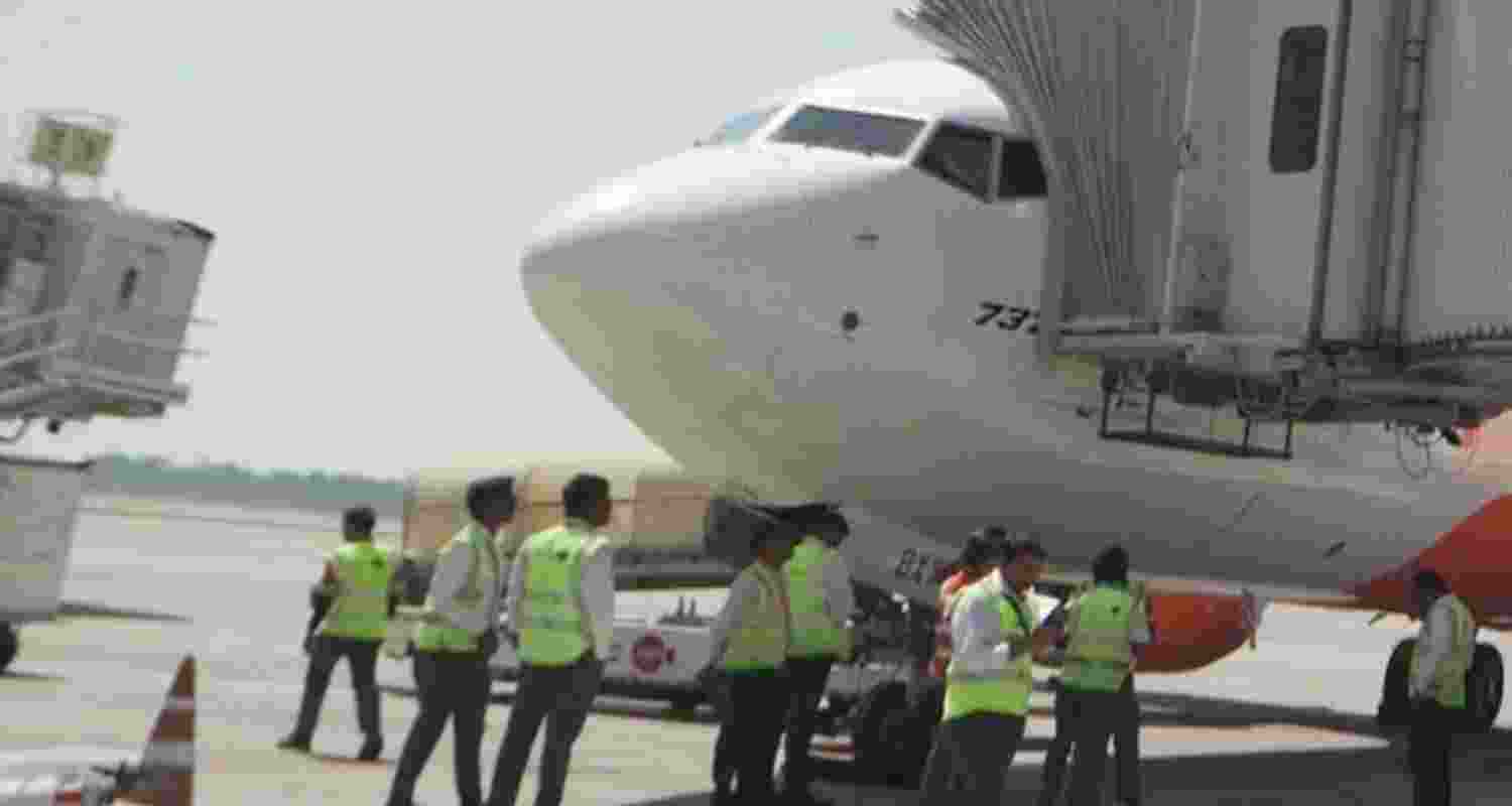 Hyderabad-bound Lufthansa flight gets bomb threat Hyderabad-bound Lufthansa flight gets bomb threat