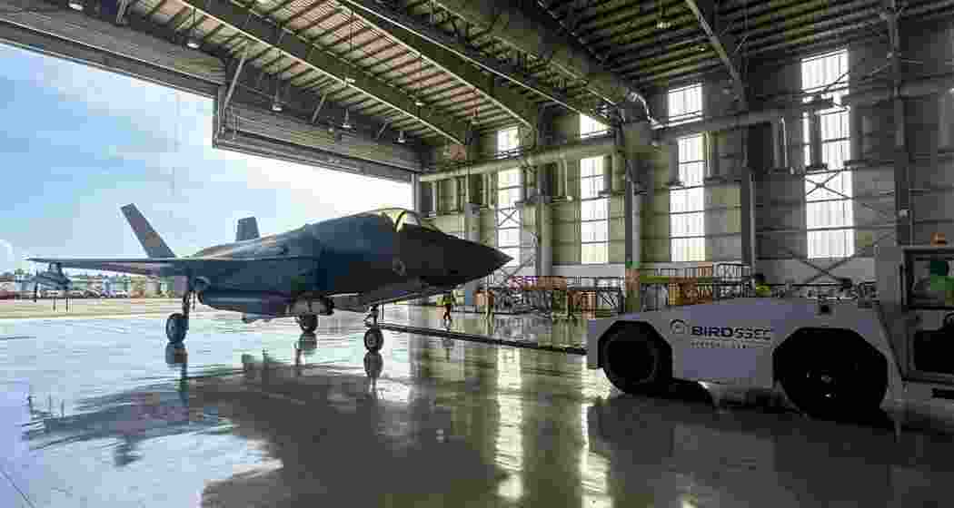 British Royal Navy fighter jet, stranded for about a month due to a technical issue, is being moved to a designated facility at Thiruvananthapuram airport for assessment by British engineers. (@UKDefenceIndia) British Royal Navy fighter jet, stranded for about a month due to a technical issue, is being moved to a designated facility at Thiruvananthapuram airport for assessment by British engineers. (@UKDefenceIndia)