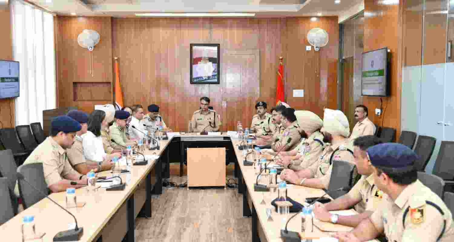 Chandigarh Police in a meeting of the Tri-City Coordination Committee Chandigarh Police in a meeting of the Tri-City Coordination Committee