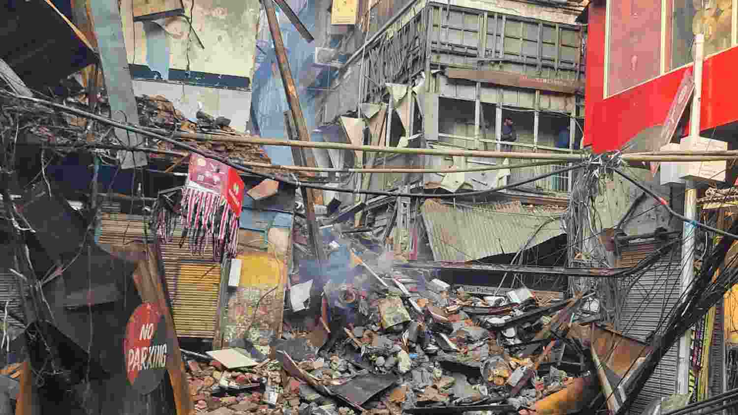 Over 110 shops gutted in Chandni Chowk fire Over 110 shops gutted in Chandni Chowk fire