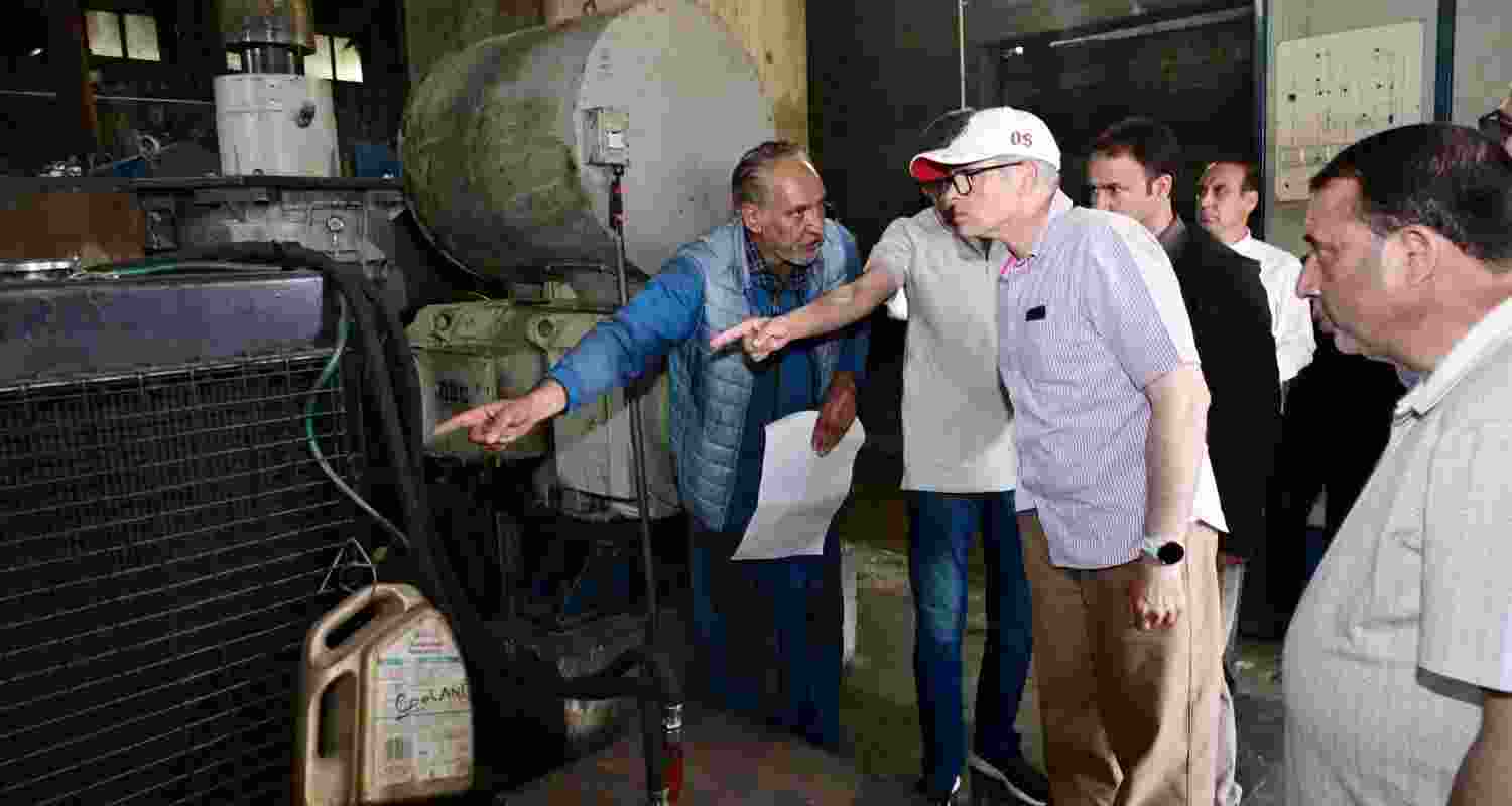 Chief Minister Omar Abdullah reviews safety, functioning of Gulmarg Gondola. Chief Minister Omar Abdullah reviews safety, functioning of Gulmarg Gondola.