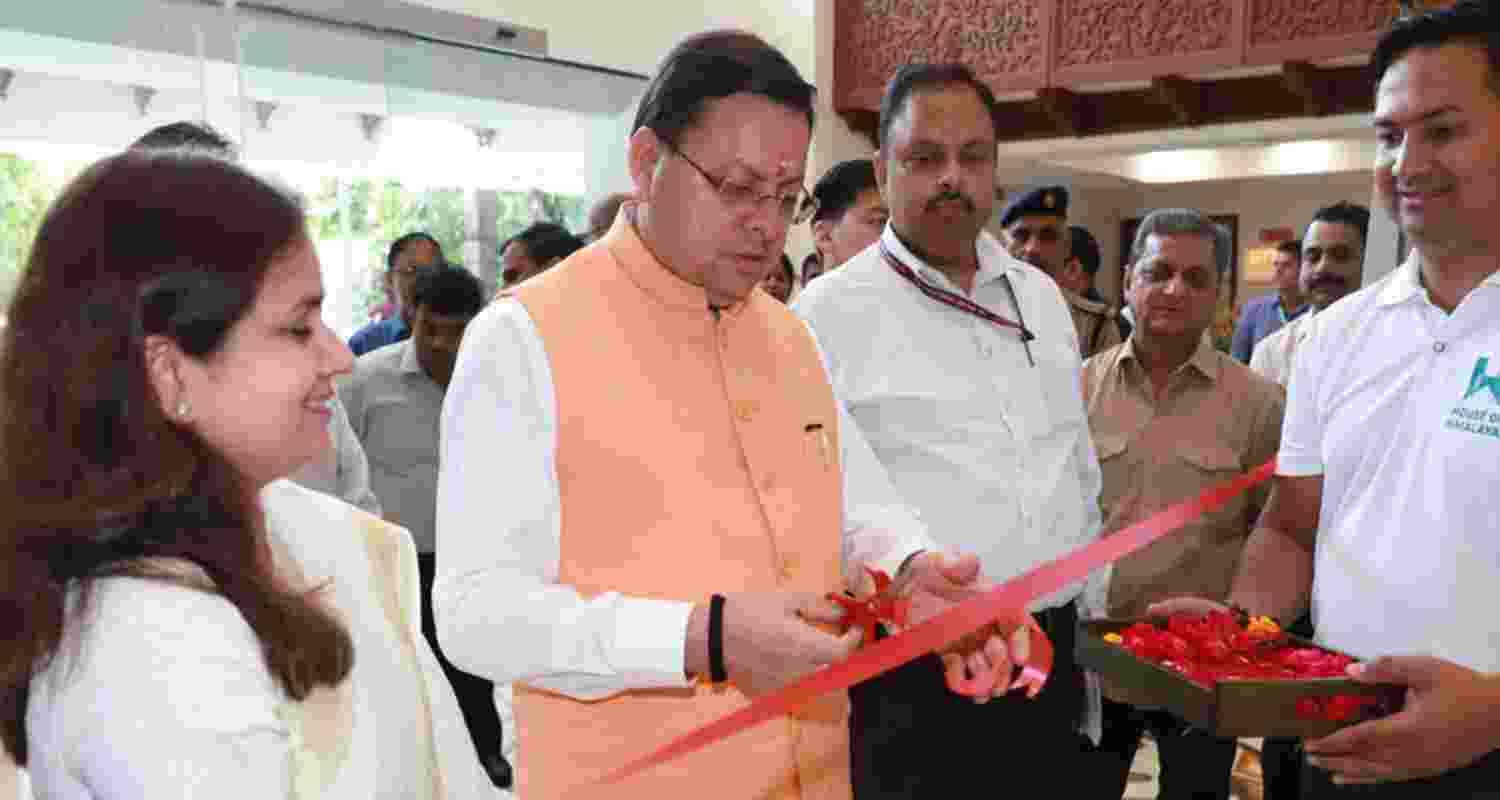 Chief Minister Pushkar Singh Dhami launches platform for local artisans in Delhi. Chief Minister Pushkar Singh Dhami launches platform for local artisans in Delhi.