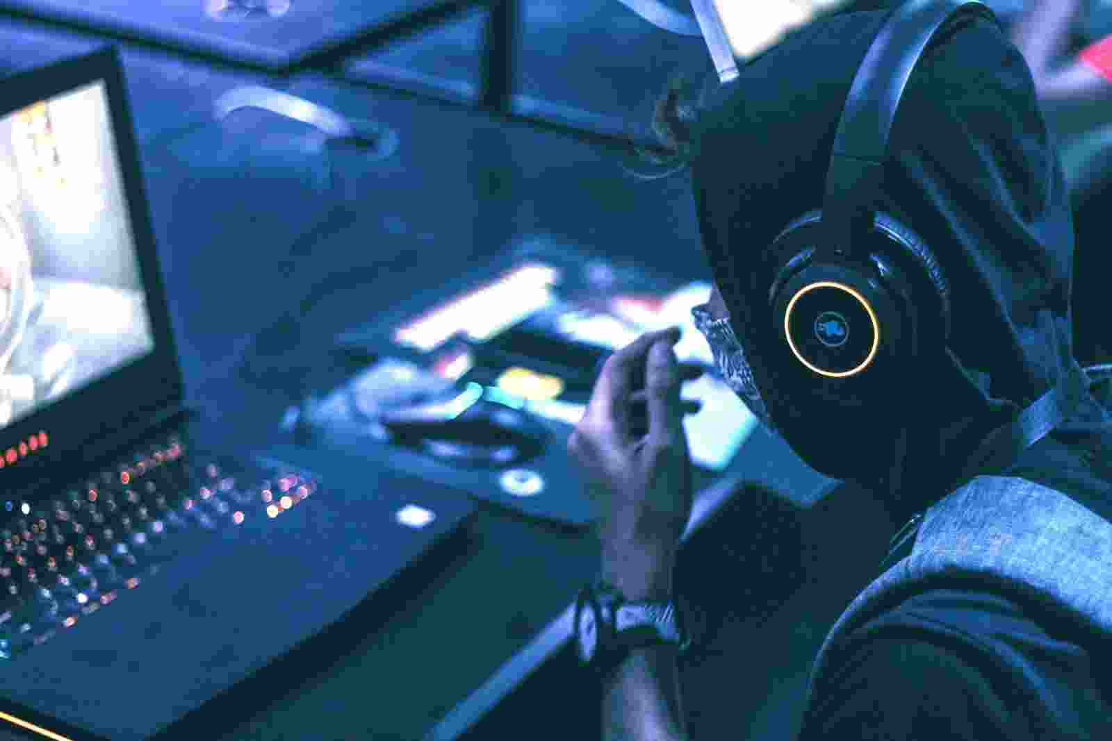 A police spokesperson said the Criminal Investigations Department conducted simultaneous raids in the Colombo suburbs of Madiwela and Battaramulla and the western coastal town of Negombo, leading to the seizure of 135 mobile phones and 57 laptops. A police spokesperson said the Criminal Investigations Department conducted simultaneous raids in the Colombo suburbs of Madiwela and Battaramulla and the western coastal town of Negombo, leading to the seizure of 135 mobile phones and 57 laptops.