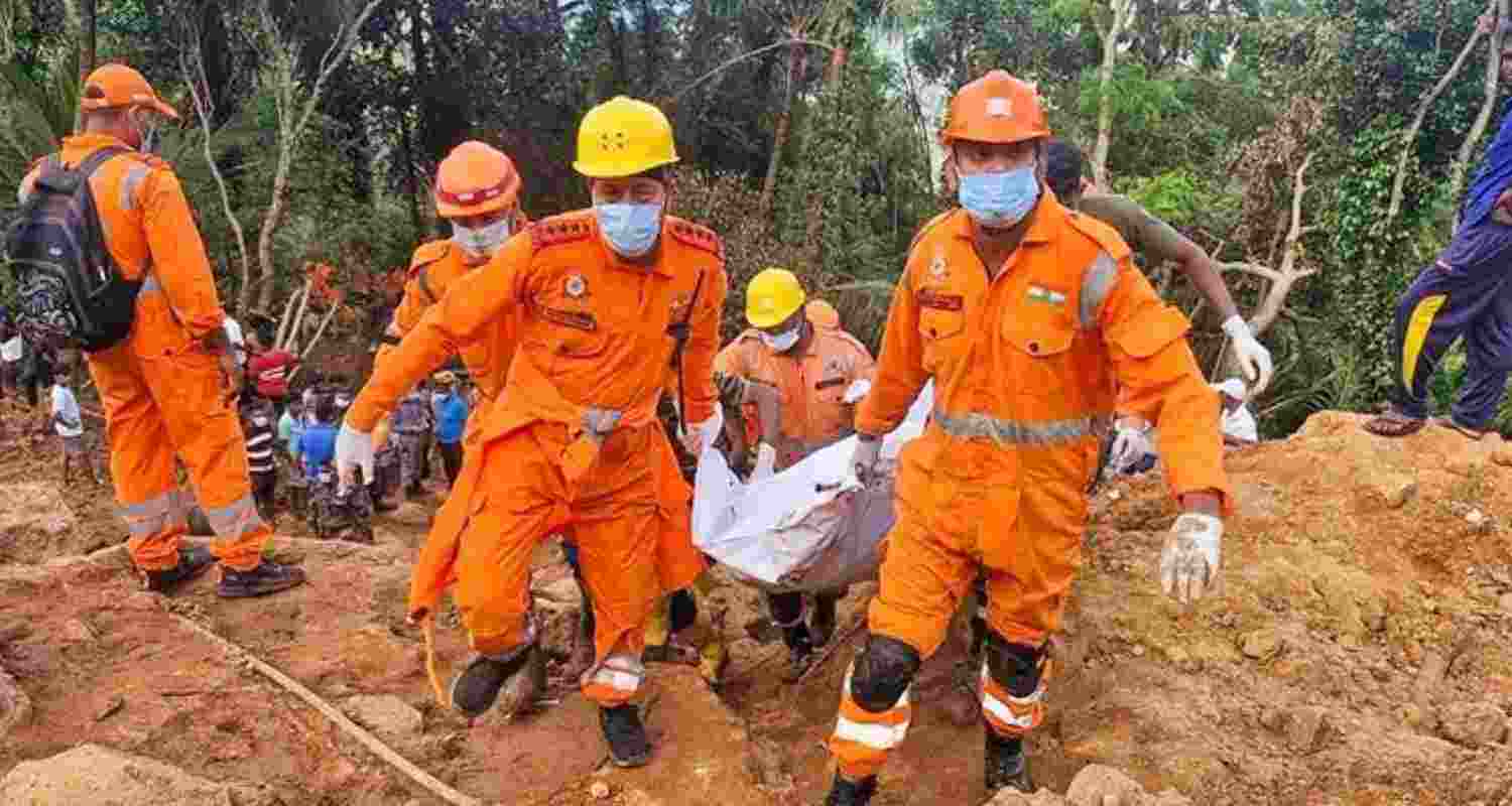 Sri Lanka’s flood and landslide death toll hits 607 after Cyclone Ditwah. Sri Lanka’s flood and landslide death toll hits 607 after Cyclone Ditwah.