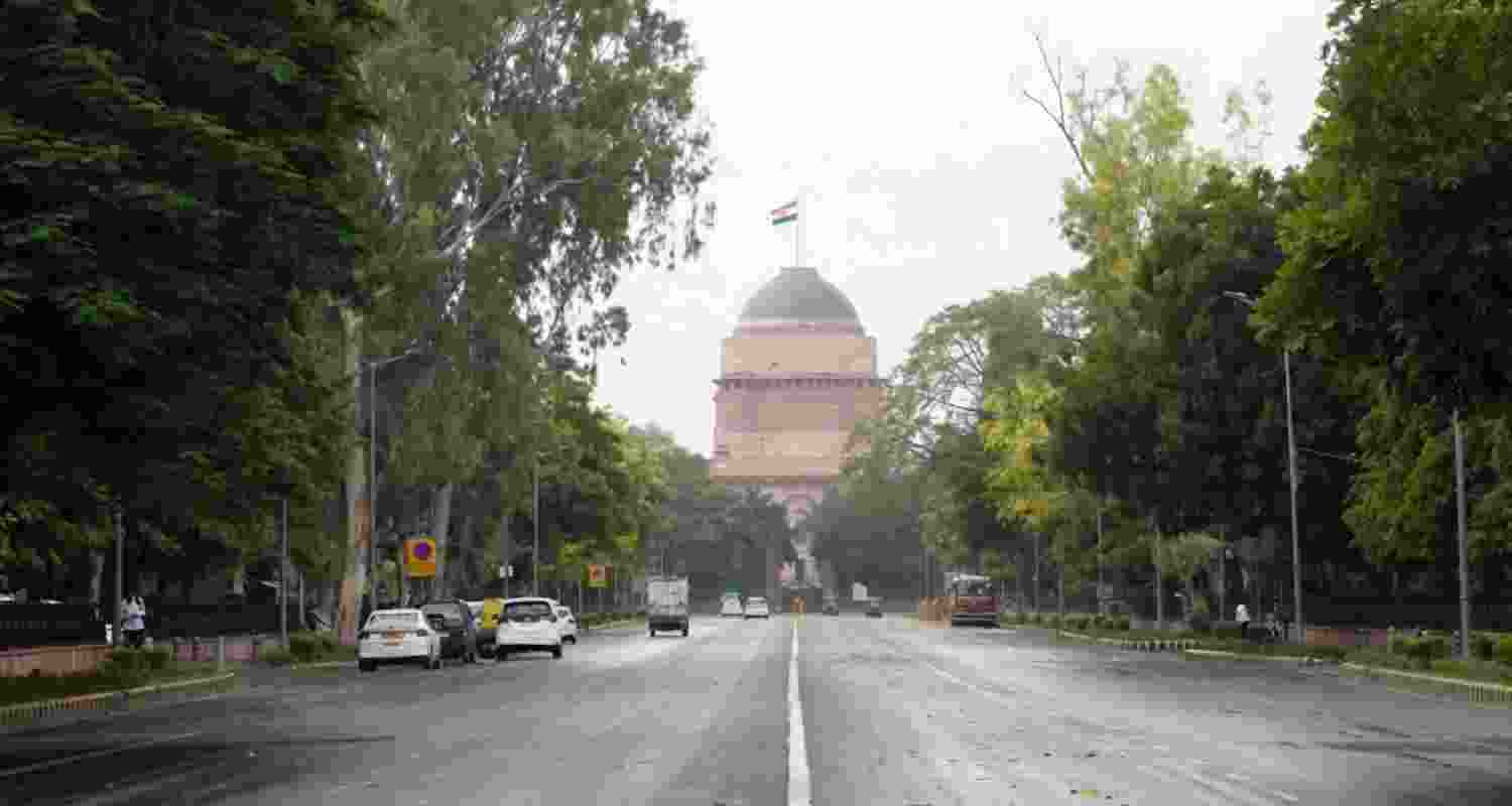 Delhi got brief relief from intense heat as clouds and breeze lowered temperatures, but IMD warned heatwave conditions may persist for days. Delhi got brief relief from intense heat as clouds and breeze lowered temperatures, but IMD warned heatwave conditions may persist for days.