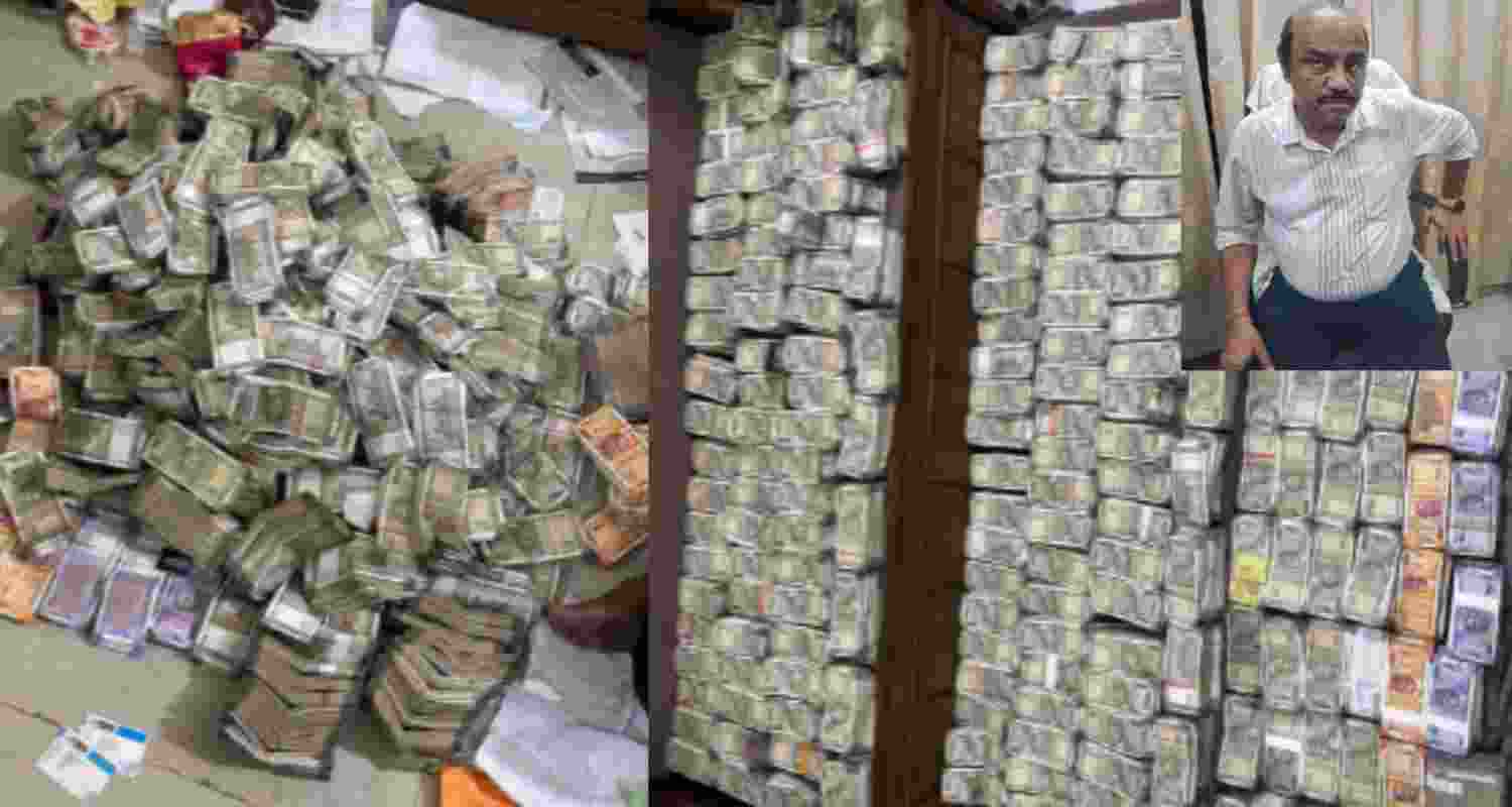Odisha Vigilance seizes over Rs 4 crore cash from Deputy Director of Mines Debabrata Mohanty after arresting him for allegedly taking a Rs 30,000 bribe. Odisha Vigilance seizes over Rs 4 crore cash from Deputy Director of Mines Debabrata Mohanty after arresting him for allegedly taking a Rs 30,000 bribe.