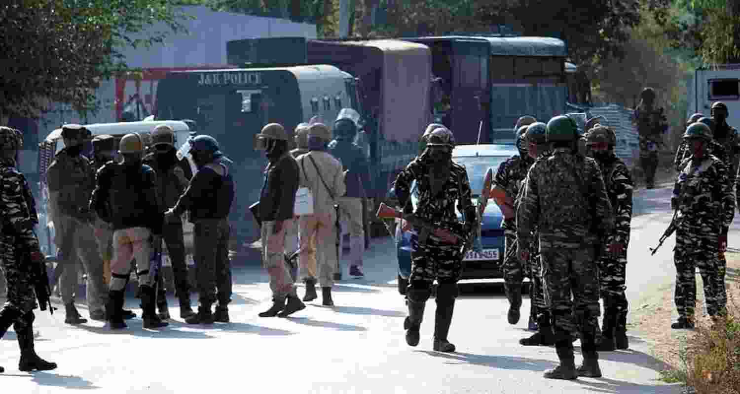 Encounter breaks out in Sopore, J&K; terrorist hideout found Encounter breaks out in Sopore, J&K; terrorist hideout found