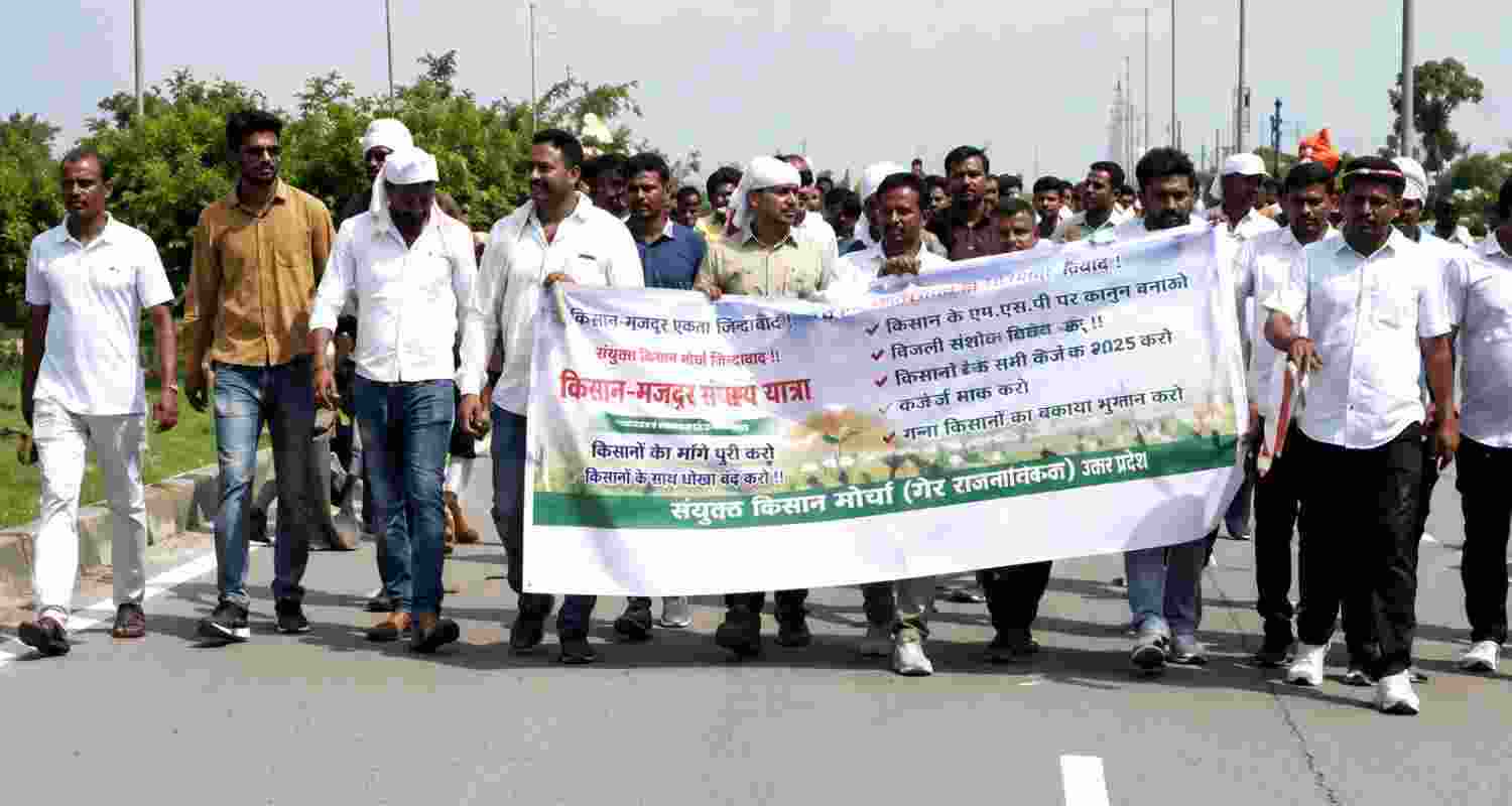 Farmers marched to Bhopal demanding 100 per cent moong procurement at MSP, an end to the e-token system and fertiliser distribution based on land records. Farmers marched to Bhopal demanding 100 per cent moong procurement at MSP, an end to the e-token system and fertiliser distribution based on land records.