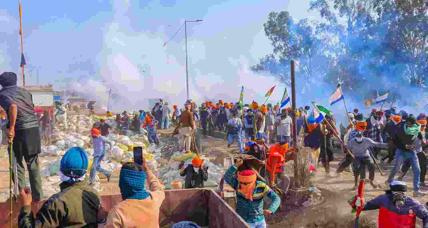 Protestors facing off against security personnel in Khanauri Protestors facing off against security personnel in Khanauri