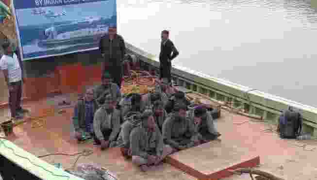 14 fishermen return home after 3 months in B’desh jail 14 fishermen return home after 3 months in B’desh jail